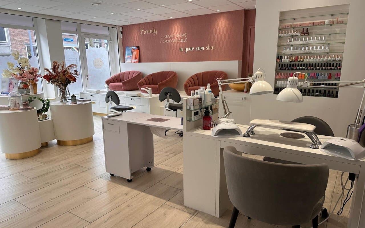 Pure Nails AS